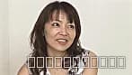 勃起した肉棒に満面の笑顔を浮かべる人妻さん！職場の男だけでは飽き足らず本物の男優にまで手を出す始末！懲りない人妻には中出しセックスで成敗！ サンプル1