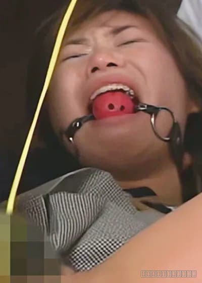 縛られ、男たちのおもちゃにされる女●●生 2
