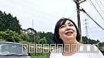 田舎道で買い物帰りの熟女をモニターとナンパして、野外で女性の悦びに悶える淫乱野外ファック！ サンプル1