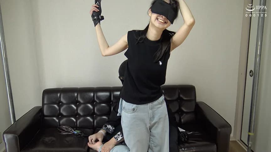 くすぐり初体験の清乃みよりを立ち固定くすぐり！2 サンプル2