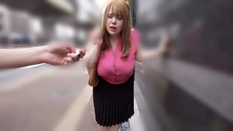 とびっこ着けた彼女が街中散歩で欲情し、メス犬のようにマン汁たらして屋外セックス！vol.3 サンプル4