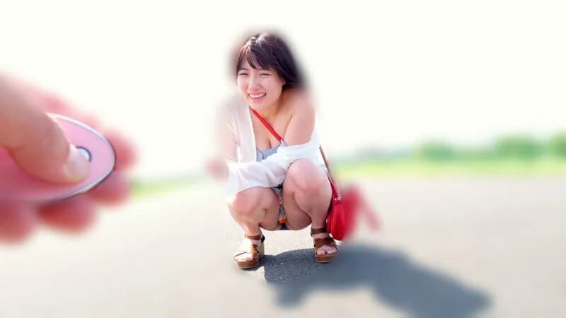 恥ずかしくってたまらない！とびっこおもらし野外散歩 2 小鈴みかん サンプル3