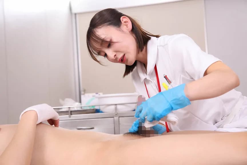 ワザと手コキのような陰部洗浄4 恥ずかしい体勢で責める サンプル1