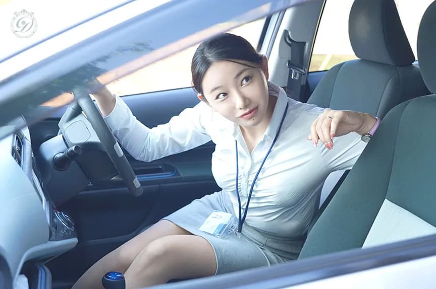 僕は、いつも、先輩と車出勤をしています。 三葉ちはる サンプル1