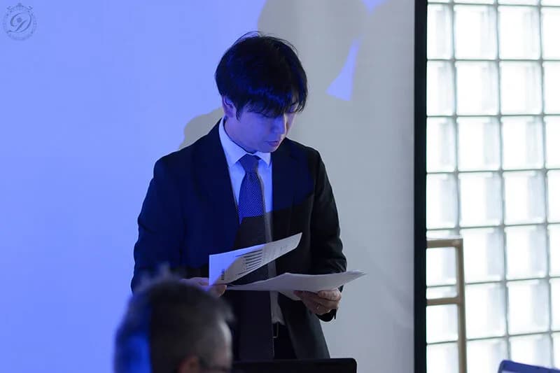 会議の日は、いつも書類が2ページ足りない。 三葉ちはる サンプル1