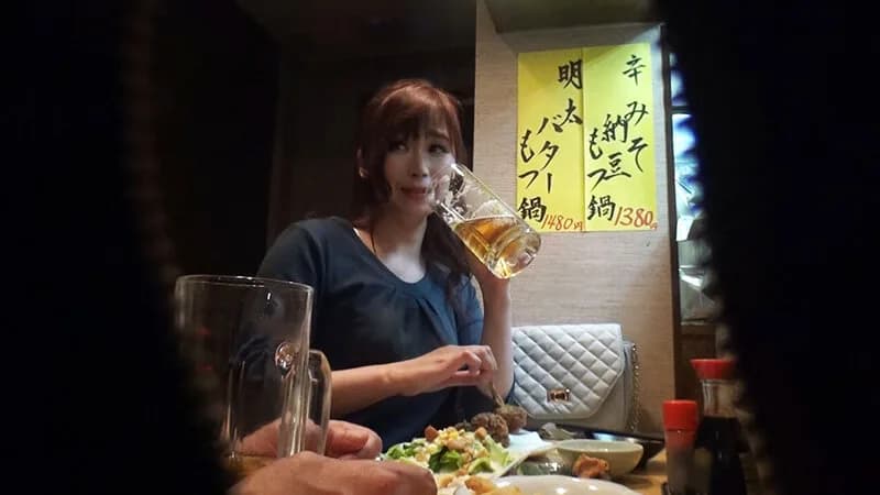 酔った勢いで初めての不倫SEX！背徳感に興奮が抑えきれない性欲強めの素人妻4時間12人SP（4） サンプル15