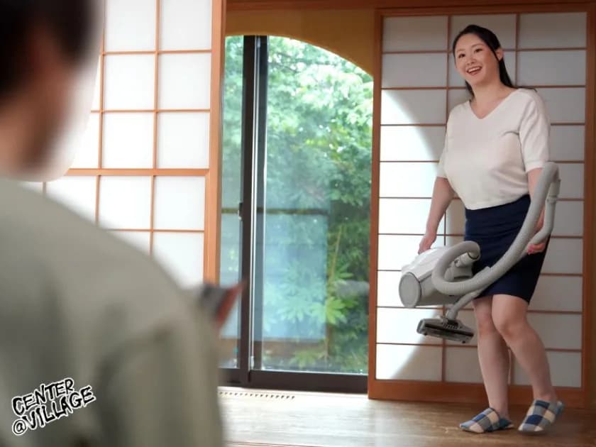 みんなが帰省した下宿先に取り残された僕と大家の百瀬さんが二人だけで過ごす夏休みヤリまくり性交 サンプル1