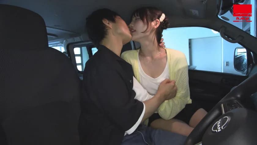 勃起乳首でノーブラ露出デート 佐藤愛瑠 サンプル18
