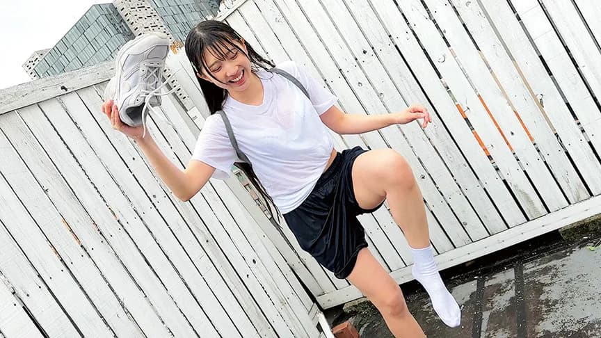 突然のゲリラ豪雨で濡れ透けたカラダに勃起した●●期 サンプル1