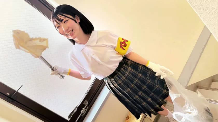 ゴミ拾う手の先輝く僕等の未来 ボランティア活動に勤しむ心の綺麗な女の子4名 サンプル21