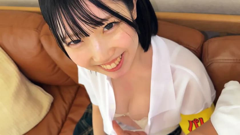 ゴミ拾う手の先輝く僕等の未来 ボランティア活動に勤しむ心の綺麗な女の子4名 サンプル22