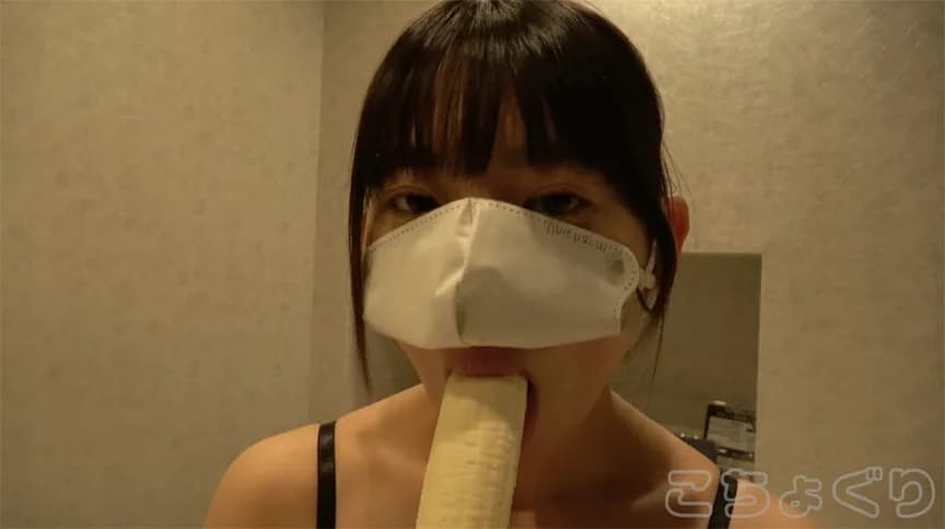 バナナ舐めからのサテン手袋でのM男くすぐり さなえ2 サンプル3