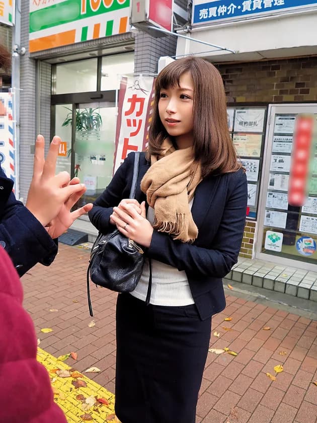 それイけ！熟妻ナンパ！一流企業で働くセレブなキャリアウーマンに生ハメ中出し12人4時間 サンプル15