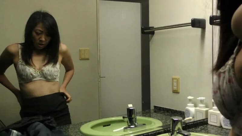 夫が帰ってくるまで我慢できない！欲求不満の五十路母7 サンプル15