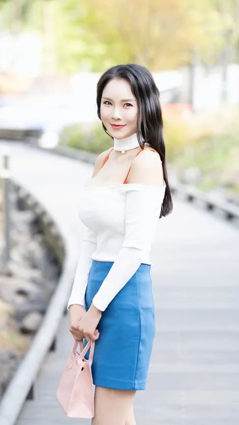 韓国美女に自慢のデカチンを見せつけたら… ヒア サンプル5