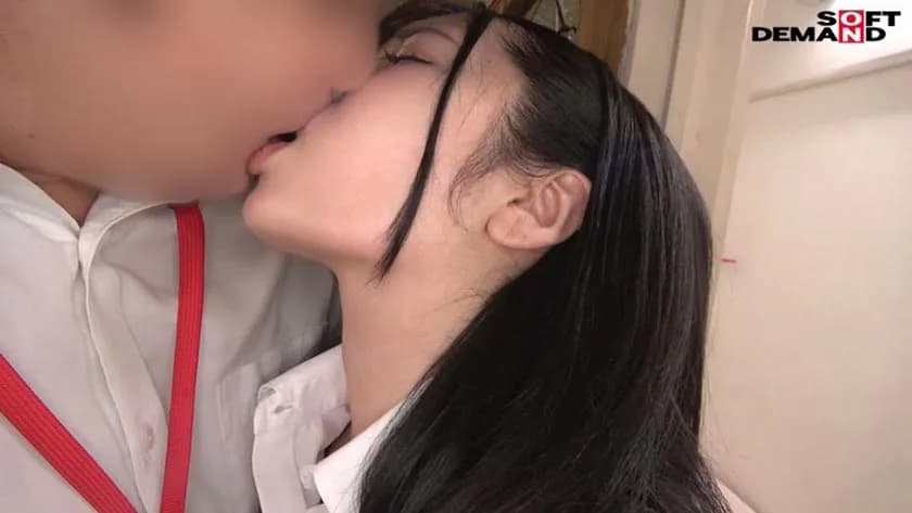 絶倫先輩社員のハ×撮り研修に同行させられた1年目女子社員３名の記録 潮崎杏 納富琳玖 茅平心色 サンプル5