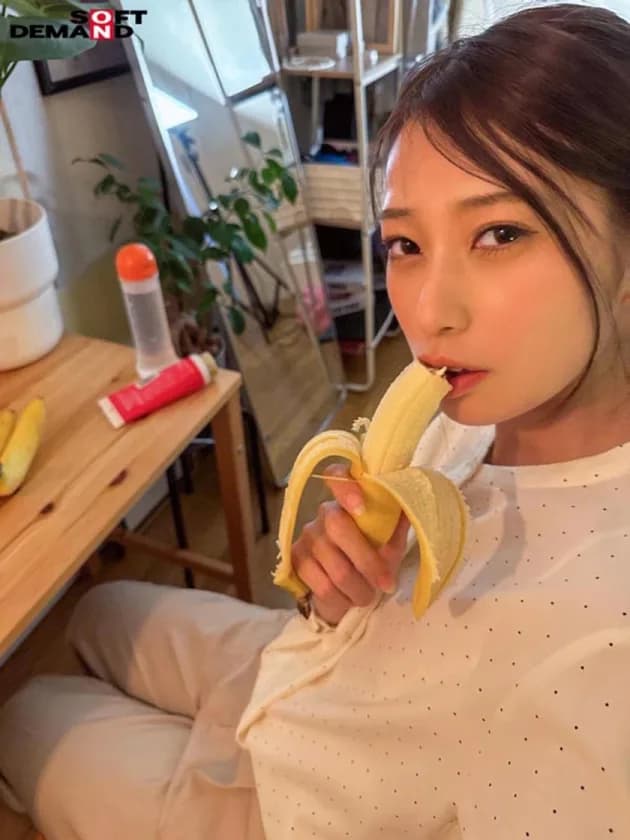 SNS総フォロワー4万人の公務員 市役所勤務のイラマで感じる奥さん 永尾あかね 37才 AV DEBUT イ○スタアカウントrobo__kiss で活動中 サンプル1