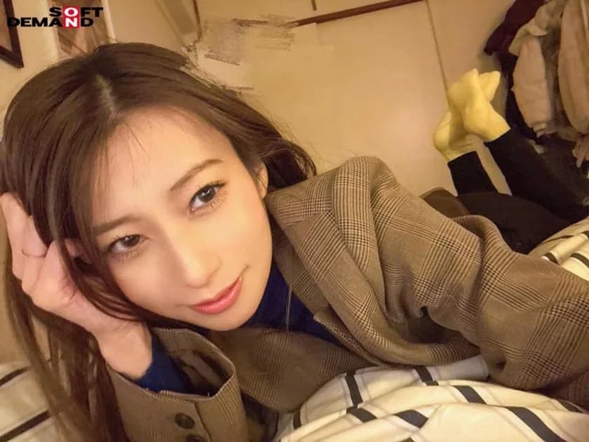 SNS総フォロワー4万人の公務員 市役所勤務のイラマで感じる奥さん 永尾あかね 37才 AV DEBUT イ○スタアカウントrobo__kiss で活動中 サンプル2