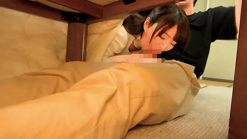 コタツ特化アングルNTR！コタツの中は無防備で弄られ続けて糸引きおまん お義母さんもセフレにしてしまった 12人4時間 サンプル14