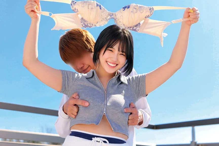 青空ノーブラチャレンジ！素人女子大生が野外露出に挑戦 サンプル1
