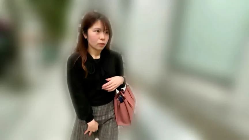 筒井優花ちゃんとリモバイ散歩！街中で絶頂恥○プレイ！ サンプル2