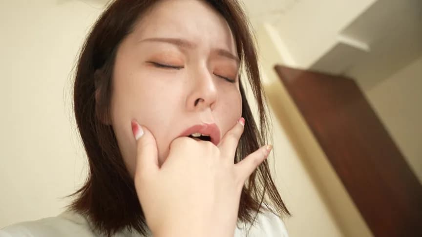 【個人撮影】彩川ゆめの顔面唾液パックマッサージ サンプル1